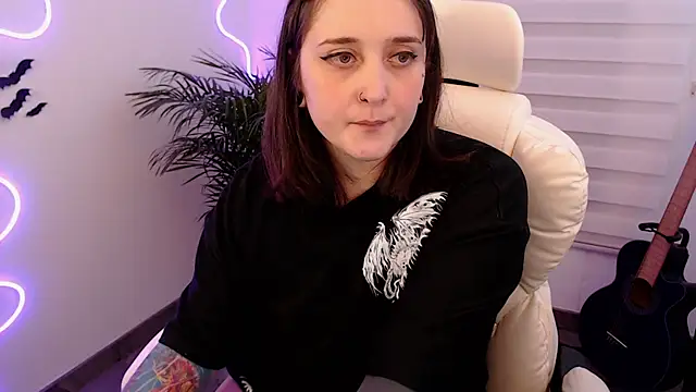 Snapshot of Fallenag666 chatting on November 2, 2:14 am Fallenag666 online show from November 2, 2:14 am