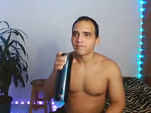 Maax3023 online show from October 25, 1:07 pm