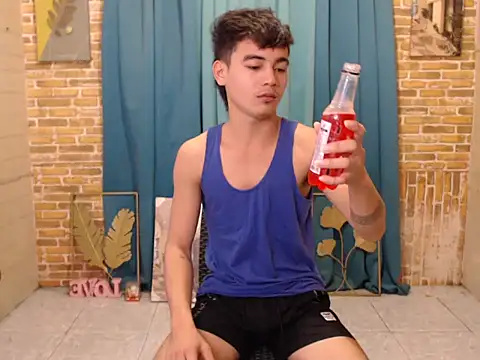 boy raphael online show from November 3, 5:42 am