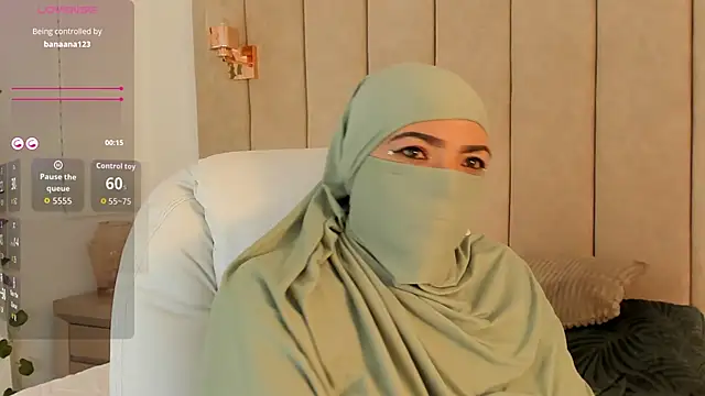  naylaa  online show from November 20, 3:50 am