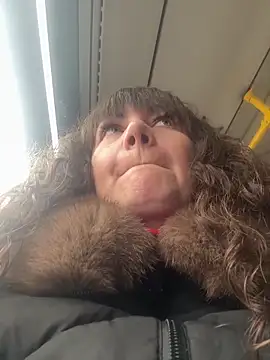 Butterfly8385 online show from February 13, 10:33 am