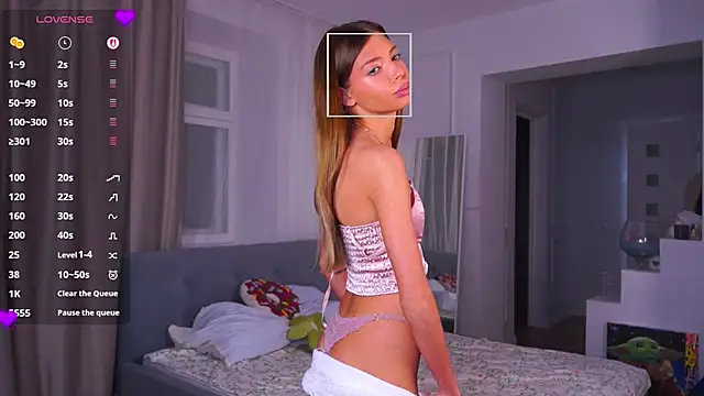 LoisKeedah online show from February 14, 4:59 pm