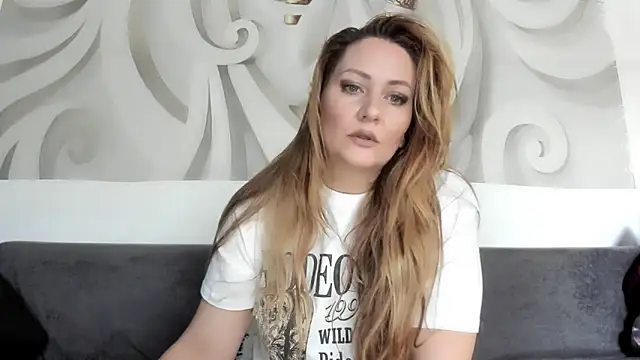 Snapshot of 88__callmemadam__88 chatting on November 13, 8:02 am 88 callmemadam 88 online show from November 13, 8:02 am