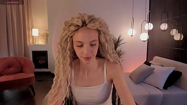 mia silkk online show from October 20, 6:25 am