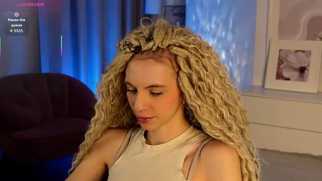 mia silkk online show from December 19, 6:20 am