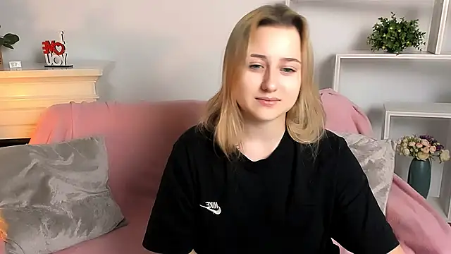 Lulu   Moon online show from March 20, 8:57 pm