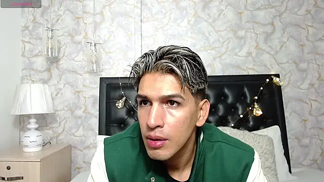 Snapshot of MathiasTaylorr chatting on October 24, 3:36 am MathiasTaylorr online show from October 24, 3:36 am