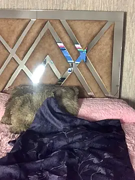 LunaMoore Pink online show from February 6, 12:41 pm