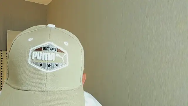 Snapshot of AlukardBig chatting on October 21, 8:20 pm AlukardBig online show from October 21, 8:20 pm