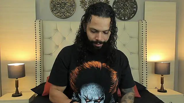 Snapshot of AlukardBig chatting on November 1, 12:40 pm AlukardBig online show from November 1, 12:40 pm