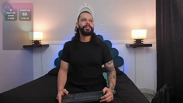 Snapshot of AlukardBig chatting on November 18, 12:20 pm AlukardBig online show from November 18, 12:20 pm