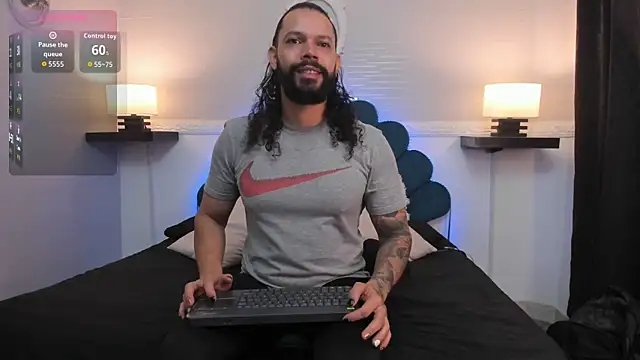 Snapshot of AlukardBig chatting on November 19, 12:05 pm AlukardBig online show from November 19, 12:05 pm