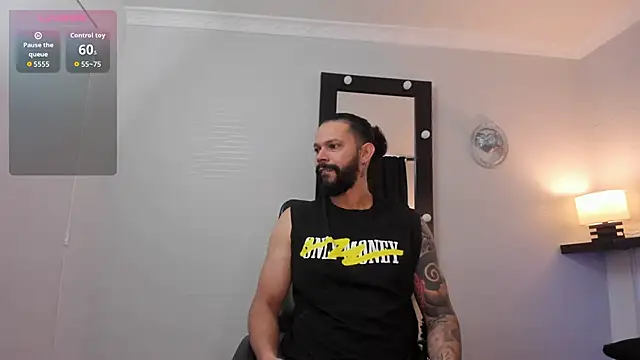 Snapshot of AlukardBig chatting on November 20, 2:06 pm AlukardBig online show from November 20, 2:06 pm