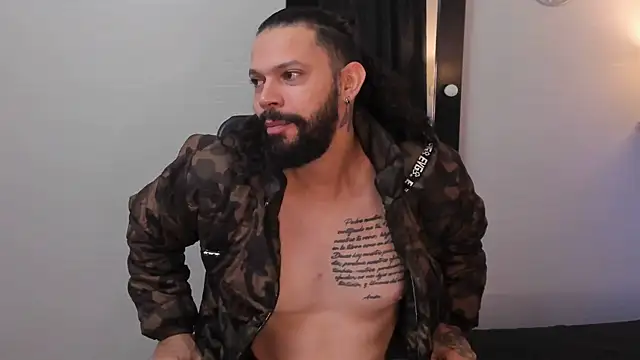 Snapshot of AlukardBig chatting on November 21, 12:15 pm AlukardBig online show from November 21, 12:15 pm