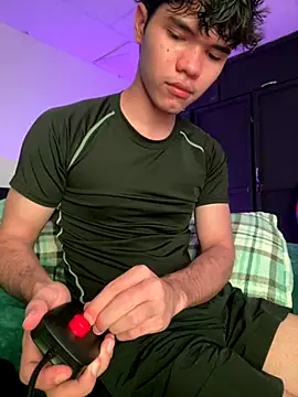 Snapshot of Im_Camii chatting on December 2, 6:03 pm Im Camii online show from December 2, 6:03 pm