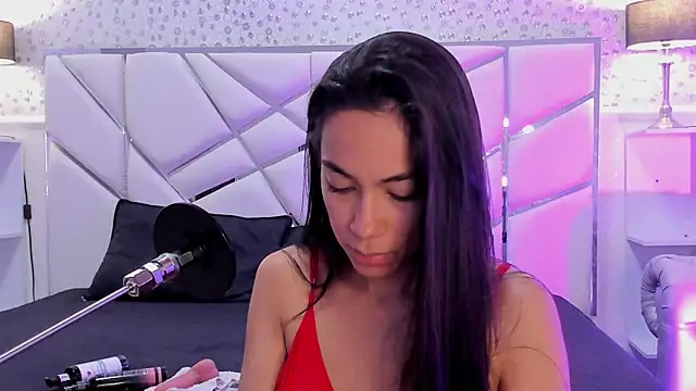 GabbiePrice online show from April 3, 11:52 am