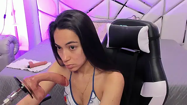 GabbiePrice online show from June 19, 11:03 am