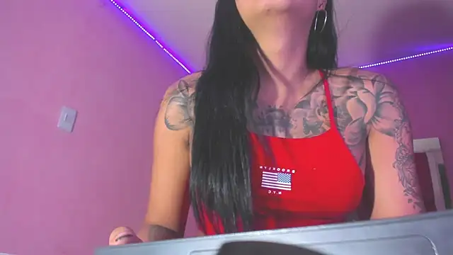 Snapshot of BiancaValentinna chatting on June 2, 12:12 am BiancaValentinna online show from June 2, 12:12 am