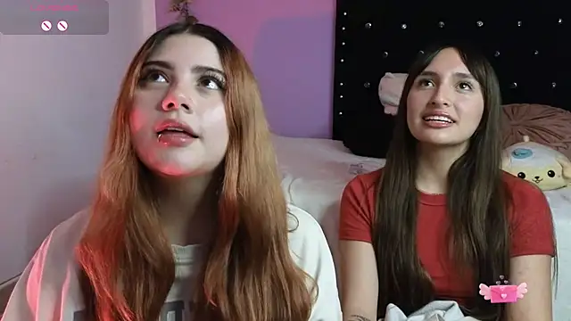 Snapshot of Leah_moon1 chatting on October 11, 2:22 am Leah moon1 online show from October 11, 2:22 am