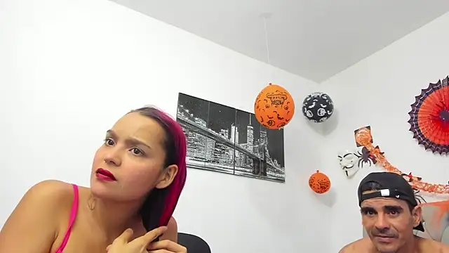 Snapshot of Sofi_And_Santy chatting on October 18, 1:30 am Sofi And Santy online show from October 18, 1:30 am