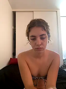Snapshot of katiesxoxo3 chatting on October 14, 9:04 pm katiesxoxo3 online show from October 14, 9:04 pm