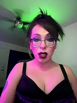 Snapshot of MiniMonroe chatting on October 11, 8:46 am MiniMonroe online show from October 11, 8:46 am