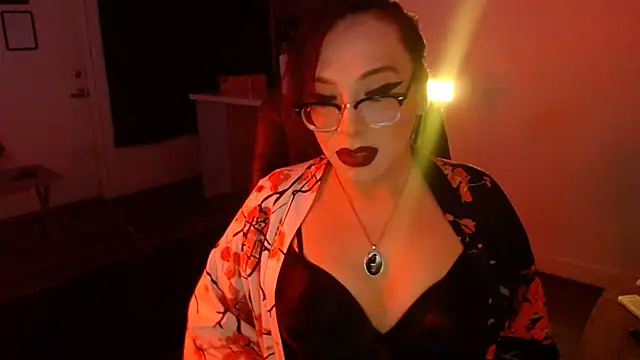 Snapshot of MiniMonroe chatting on October 14, 8:59 am MiniMonroe online show from October 14, 8:59 am