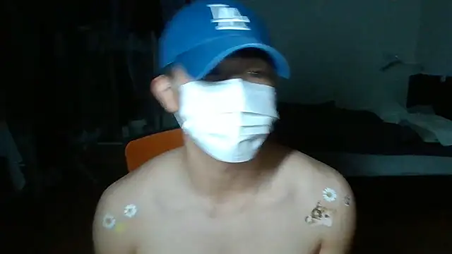 Snapshot of koreanboy2121 chatting on June 18, 4:11 pm koreanboy2121 online show from June 18, 4:11 pm