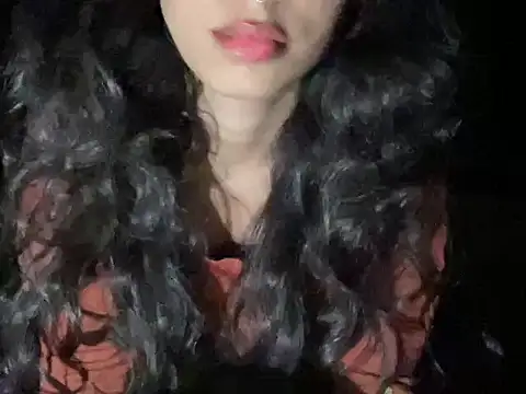 Snapshot of youngriri2 chatting on October 18, 9:26 pm youngriri2 online show from October 18, 9:26 pm