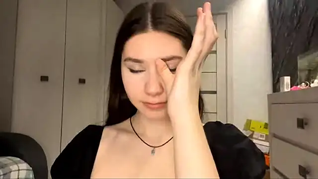 KaseyByczek online show from October 19, 9:43 am