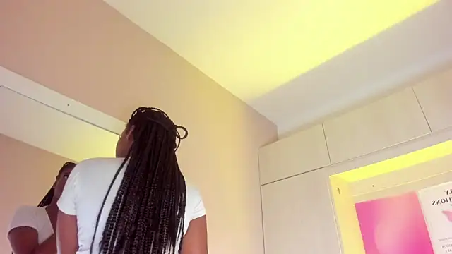 MaraBaker online show from December 17, 12:00 pm