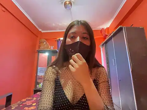 HOT HONEY10 online show from April 23, 4:24 am