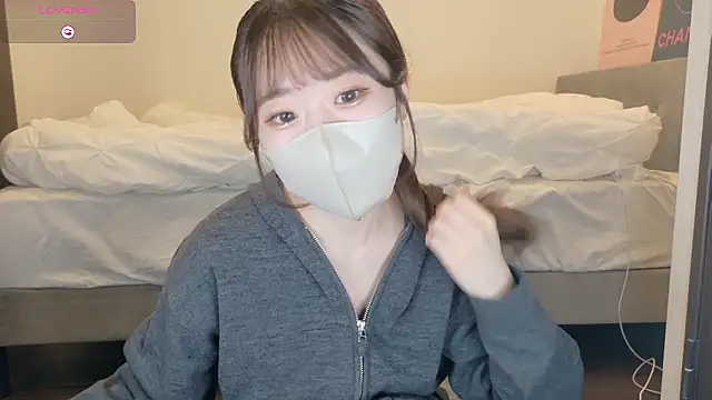 yura ra ra online show from April 17, 3:15 pm