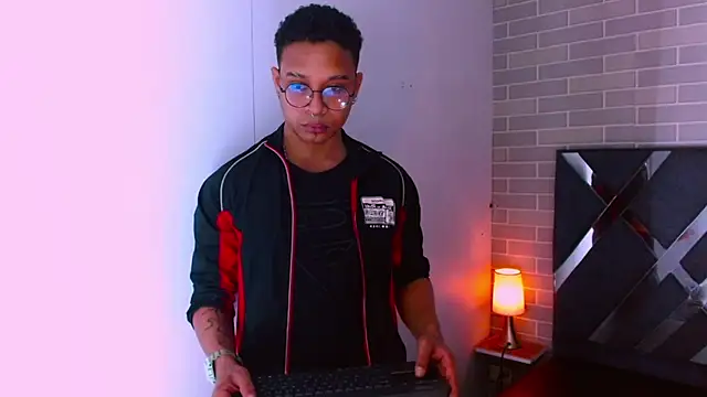 Jayden Morris online show from February 7, 7:06 pm