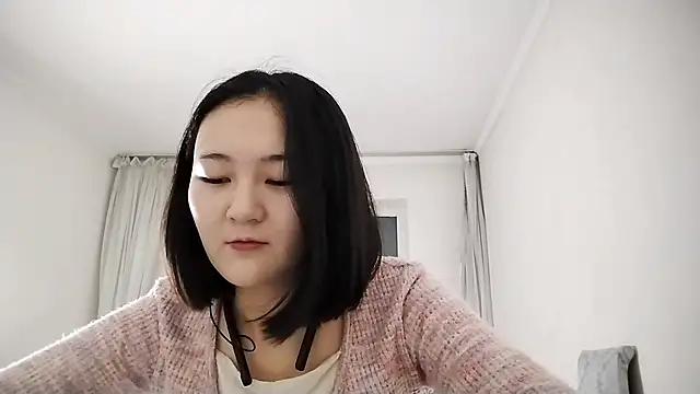 Snapshot of Lyndasilk chatting on October 15, 2:28 pm Lyndasilk online show from October 15, 2:28 pm
