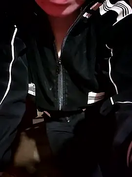 Snapshot of LeanaLy chatting on December 16, 12:32 pm LeanaLy online show from December 16, 12:32 pm