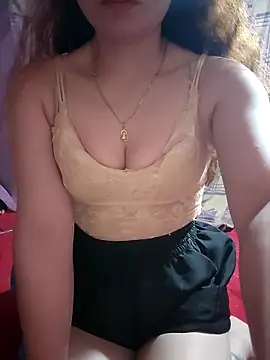 Snapshot of LeanaLy chatting on December 22, 1:30 pm LeanaLy online show from December 22, 1:30 pm