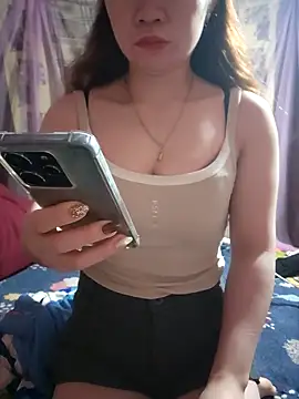 Snapshot of LeanaLy chatting on January 7, 2:25 am LeanaLy online show from January 7, 2:25 am