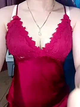 LeanaLy online show from April 16, 1:01 pm