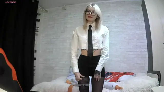 Snapshot of AmeeDelmonace chatting on October 14, 2:07 pm AmeeDelmonace online show from October 14, 2:07 pm