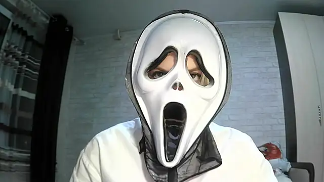 Snapshot of AmeeDelmonace chatting on October 19, 1:34 pm AmeeDelmonace online show from October 19, 1:34 pm