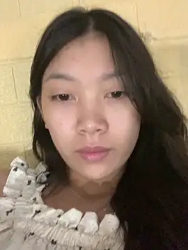 Snapshot of linh-lan1 chatting on October 13, 9:53 am linh-lan1 online show from October 13, 9:53 am