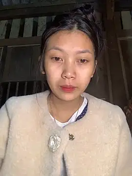 Snapshot of linh-lan1 chatting on December 16, 1:05 pm linh-lan1 online show from December 16, 1:05 pm