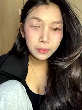 Snapshot of linh-lan1 chatting on January 12, 7:13 am linh-lan1 online show from January 12, 7:13 am