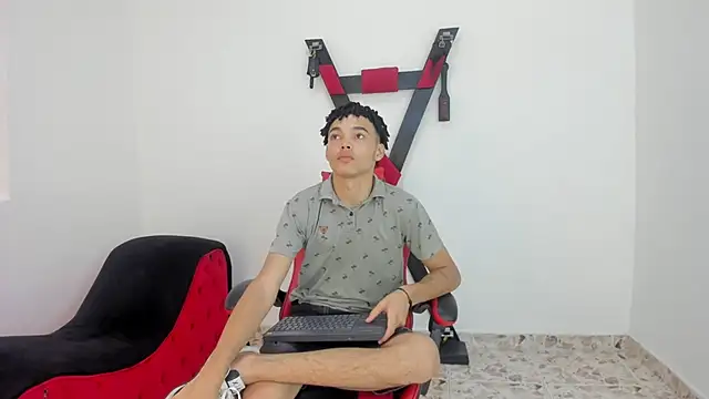 Horny Young Boys online show from October 16, 6:53 pm