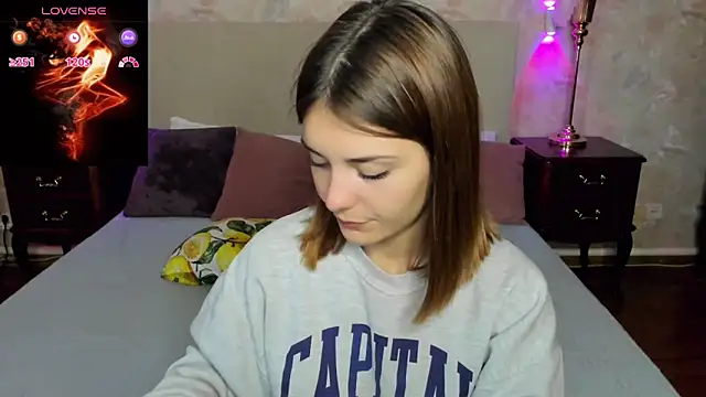 Snapshot of MargoChill chatting on October 31, 2:07 pm MargoChill online show from October 31, 2:07 pm