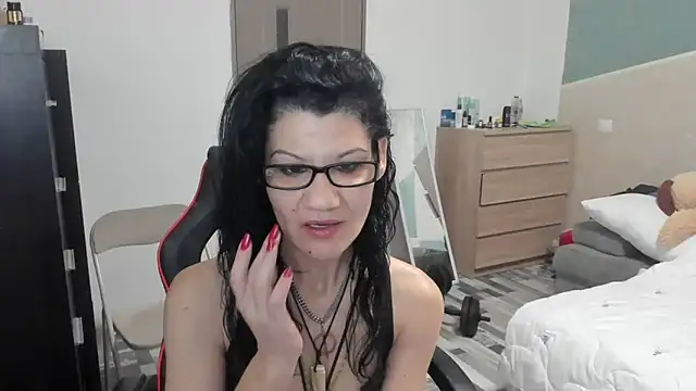 SweetSin40 online show from March 18, 9:40 pm