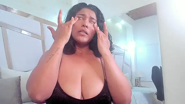 denisse khan online show from February 7, 8:34 pm