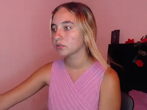 Snapshot of mandyy_petite chatting on October 14, 8:09 pm mandyy petite online show from October 14, 8:09 pm