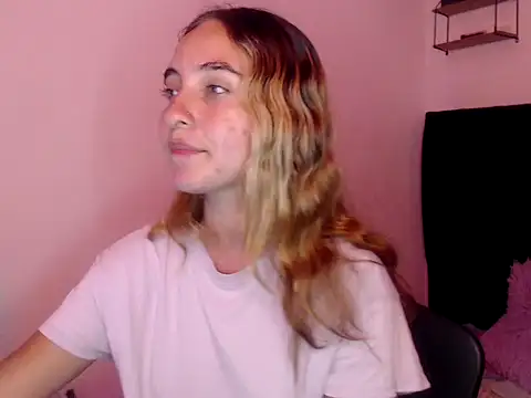 Snapshot of mandyy_petite chatting on November 7, 5:18 am mandyy petite online show from November 7, 5:18 am